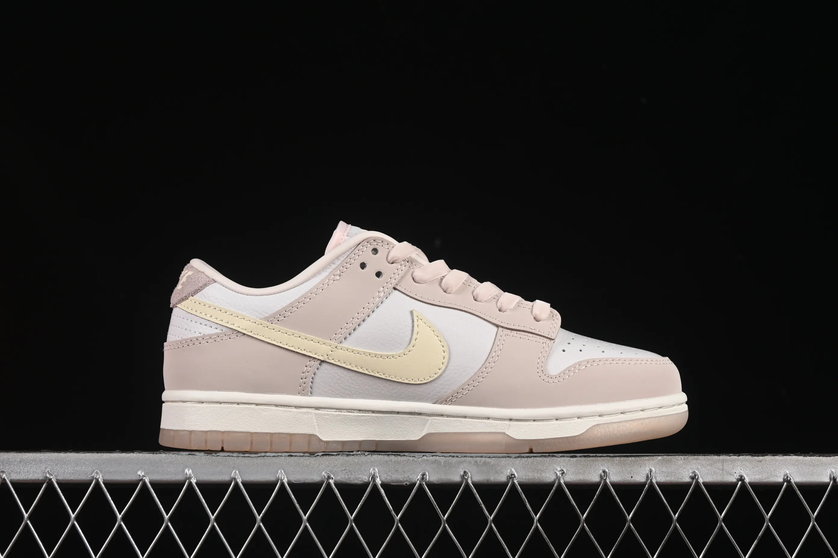 All categories Nk SB Dunk series Nk SB Dunk Low low-top sneakers Nike SB Dunk Low Rouge powder low-top casual sneakers FB7910-601